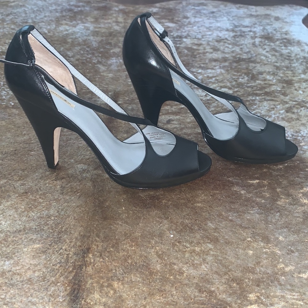 Max Studio Black Xmarks Leather Pumps 8.5 NEW